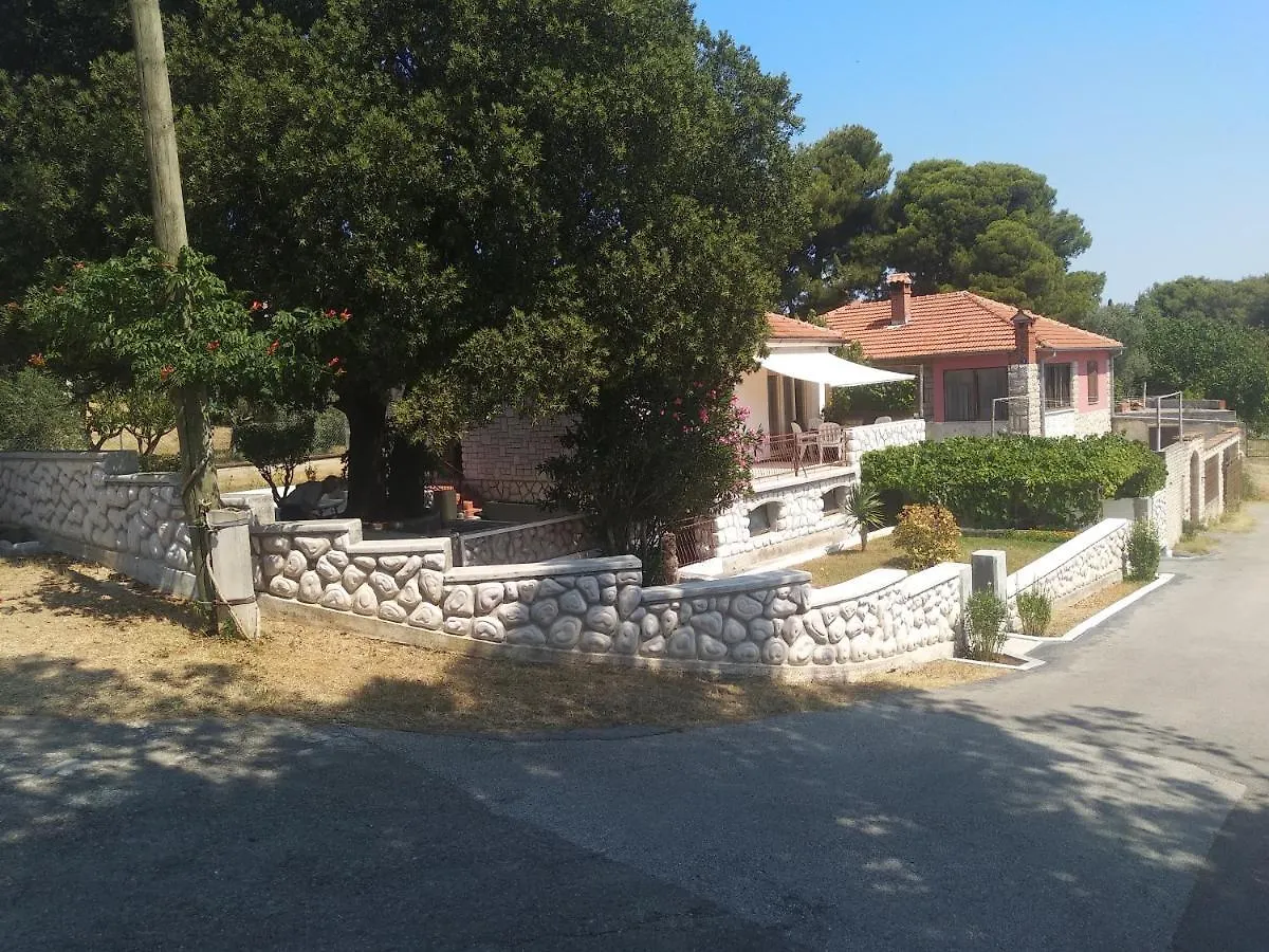 Ivan Premantura 0*,  Kroatië